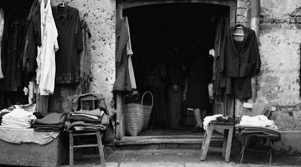 comertul cu vechituri de la taica lazar la vanzarile pe internet