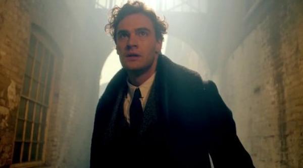 decorurile unui serial britanic trimise la calais si transformate in adaposturi pentru refugiati