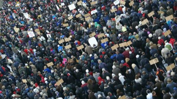 proteste in toata polonia impotriva legii politizarii mass media publica ce pozitie va adopta romania la bruxelles