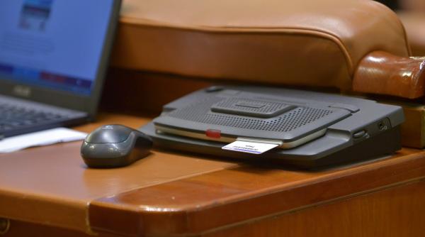 site ul care monitorizeaza deputatii