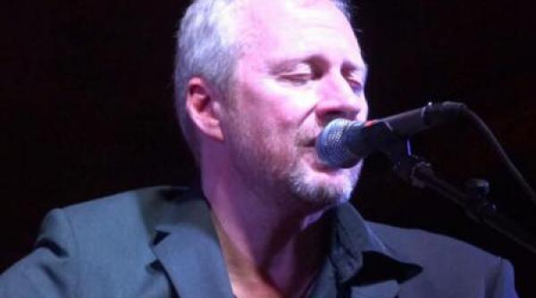 concertul lui black de pe 4 martie de la hard rock cafe anulat cantaretul in coma dupa un accident