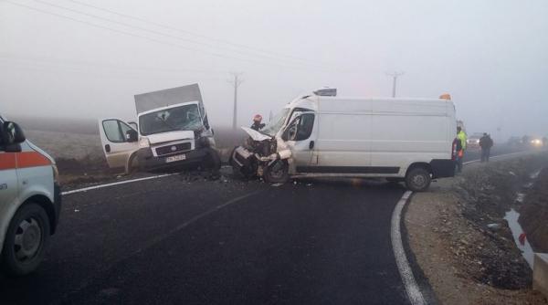 accident in timis un microbuz a lovit o autoutilitara cu muncitori