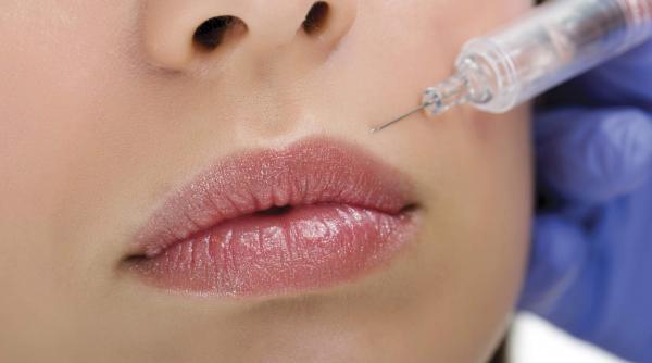 scandal medical un model de 28 de ani a murit in urma unei injectii destinate umplerii ridurilor