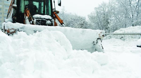actiuni de salvare in prima zi de iarna grea