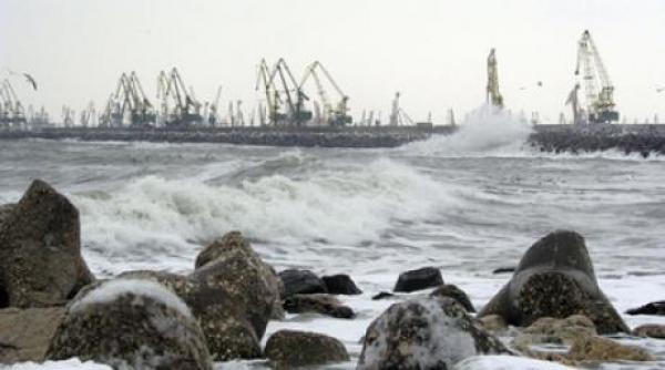 circulatia navelor maritime la bara sulina a fost suspendata din cauza vremii