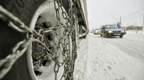 drumuri inchise din cauza viscolului circulatie intrerupta pe autostrada soarelui intre bucuresti si drajna si pe mai multe sectoare de drumuri nationale
