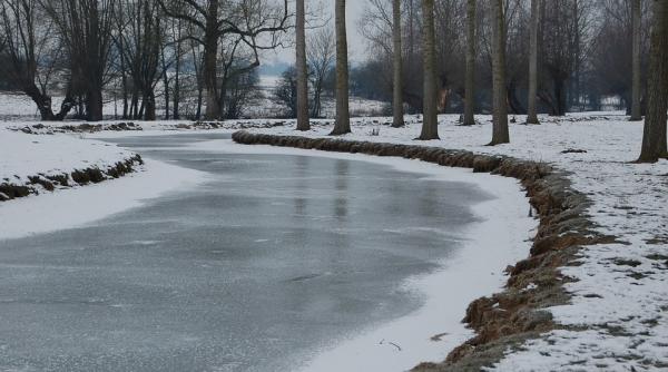 13 rauri din judetul arges au inghetat