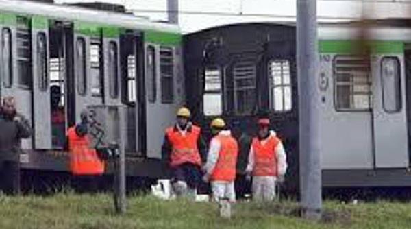 doua trenuri s au ciocnit frontal in italia