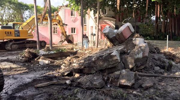 a fost furat un seif descoperit intr o vila care i a apartinut baronului drogurilor pablo escobar