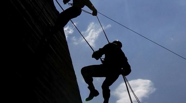 romanii prefera teambuilding ul extrem