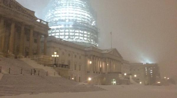 furtuna snowzilla face ravagii pe coasta de est a sua pe care a acoperit o cu un strat gros zapada