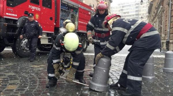 in piata unirii din timisoara au fost montati piloni de delimitare dar auroritatile locale au uitat un lucru esential