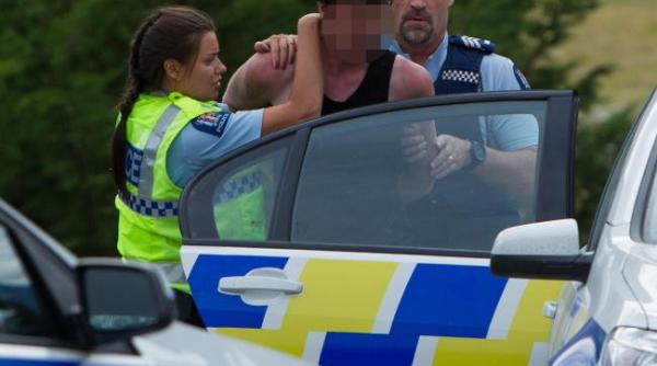 au facut o de oaie ce au patit 4 tineri din noua zeelanda dupa ce au furat o masina