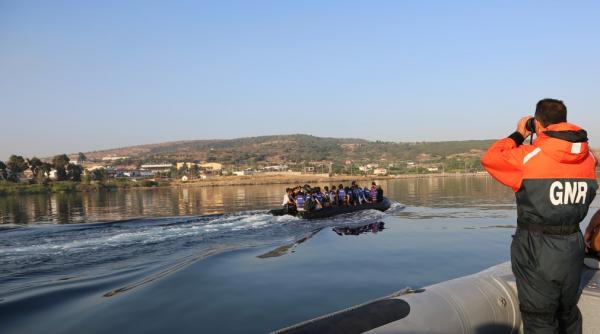 cine ii trimite pe imigranti inapoi in turcia