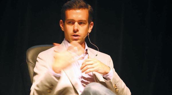 aproape jumatate din echipa manageriala a twitter si a dat demisia