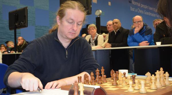 sah nisipeanu a remizat cu antipov la wijk aan zee