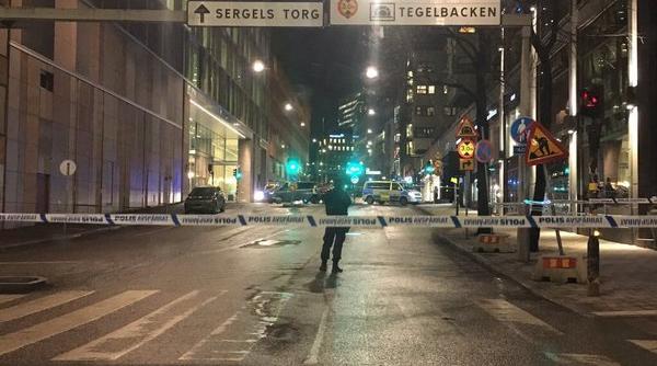 o explozie deosebit de puternica a avut loc langa un mall din stockholm