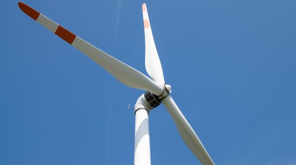 falimentul sufla cu putere peste eolienele romaniei