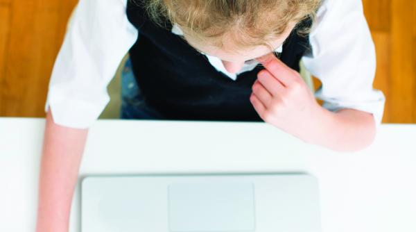 ignoranta online care ne raneste copiii