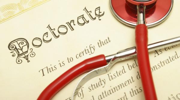 medici supraspecializati in occident tinuti pe tusa in romania