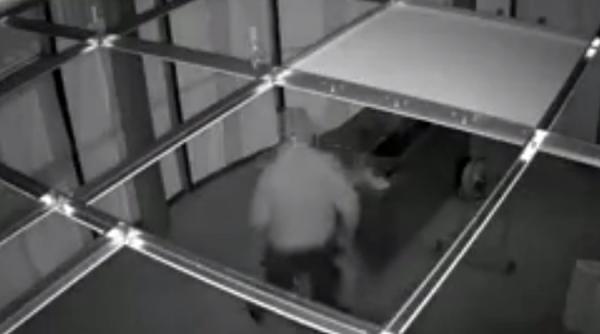 video un patron fost politist calcat de hoti de 4 ori in ultimele 6 luni