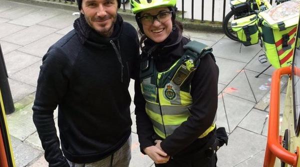 david beckham a sarit in ajutorul unui paramedic si a pacientului acestuia