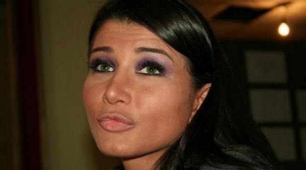 eba are un nou job unde s a angajat si ce salariu primeste elena basescu