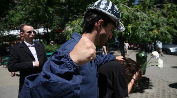 asociatia victimelor mineriadelor cere completarea dosarului mineriadei