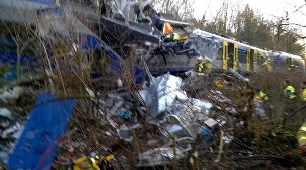 accident de tren in germania zece morti si peste 80 de raniti nou bilant