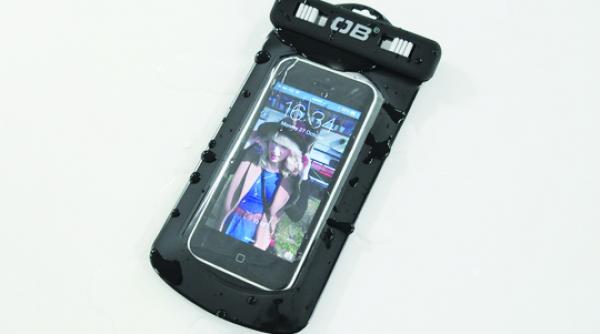 protectie in apa pentru iphone