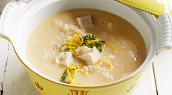 ciorba de pui a la grec o supa acrita cu lamaie