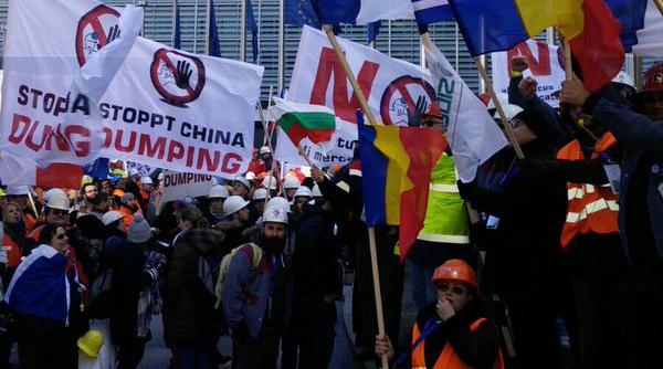 protest masiv al producatorilor de otel din europa la bruxelles