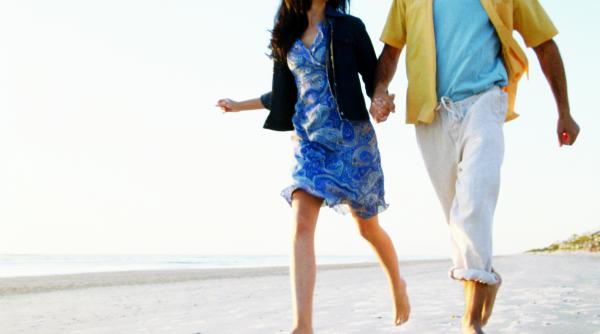 alearga ti iubita pe plaja de dragobete