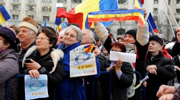 galerie foto cum a fost intalnirea jurnalistilor intact cu telespectatorii