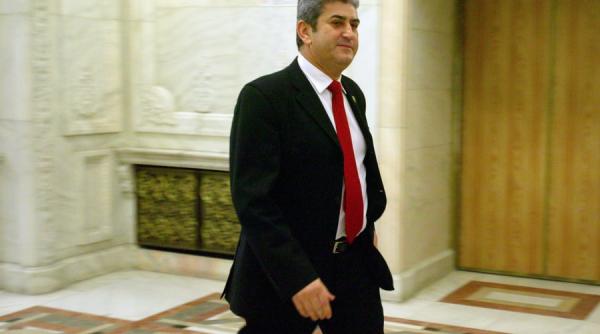 senatorii doina tudor si gabriel oprea la comisia juridica pentru a si consulta dosarul