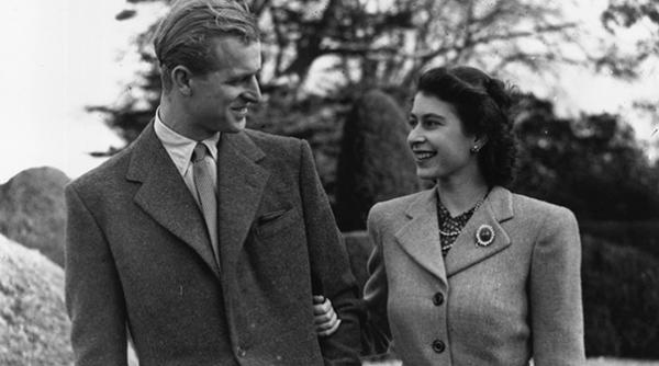 un documentar al channel 5 sustine ca regina marii britanii a fost inselata de sotul ei