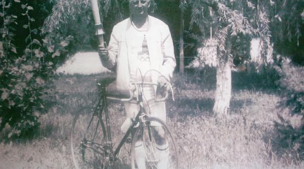 a trecut prutul pe timpul razboiului rece romanul ce a predat flacara olimpica sovieticilor