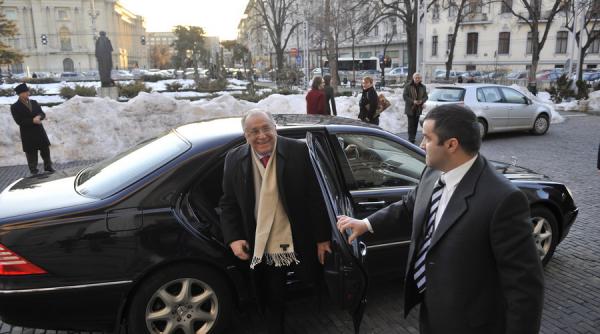 iliescu regret ca o exprimare eliptica poate suna drept indiferenta fata de suferinta rudelor mortilor la revolutie