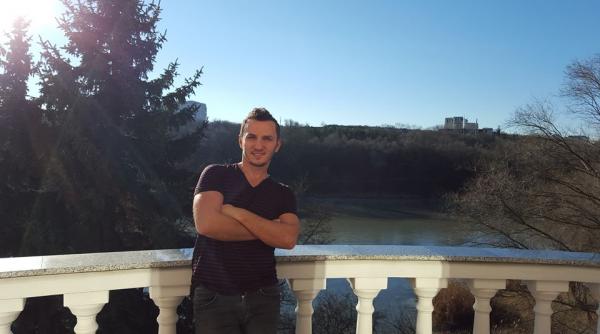 mihai traistariu explica motivele pentru care a postat pe facebook poze cu el in lenjerie intima