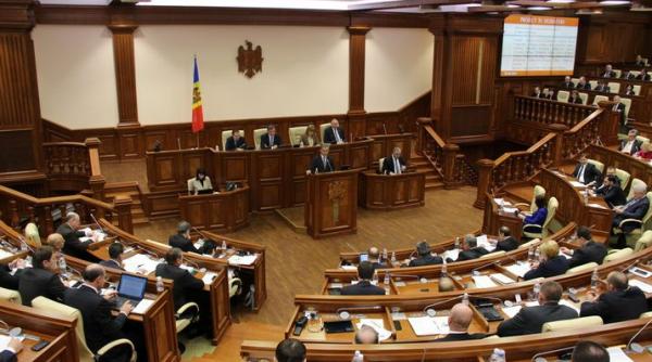 parlamentul de la chisinau a votat o declaratie privind stabilizarea si modernizarea republicii moldova