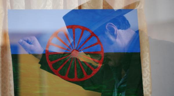 protest in fata ministerului educatiei organizat de uniunea romilor pakivale