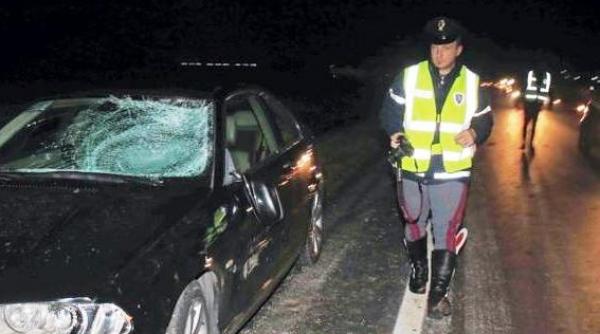 tragedie in italia roman spulberat de o masina in timp ce muncea pe marginea unui drum