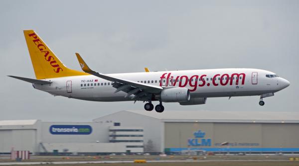 un avion pe ruta istanbul roma a aterizat la sarajevo pentru a debarca cinci turci beti