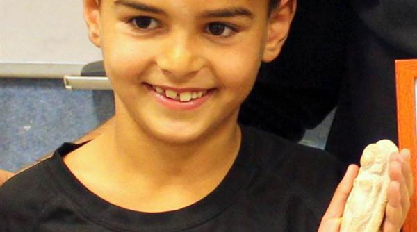 israel un baiat a descoperit o statueta veche de 3 400 de ani