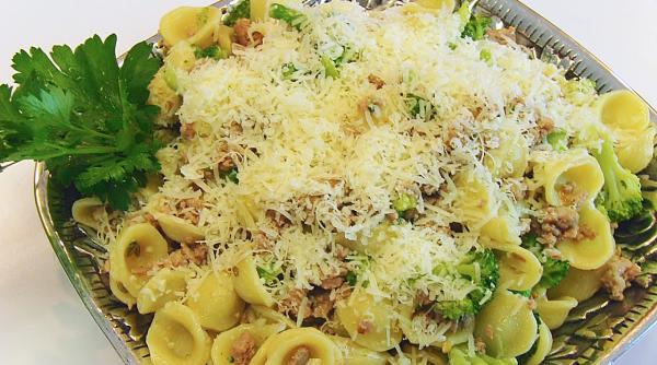 paste cu carne de curcan si broccoli