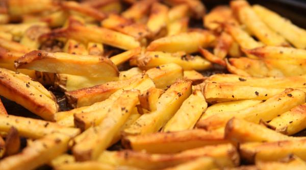 6 alimente nesanatoase care va fac sa mancati prea mult