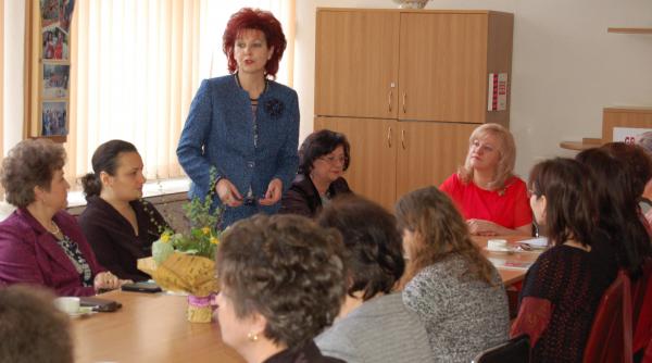 iasi liceul de mecatronica intampina primavara in mod creativ teatru muzica dans martisoare ale elevilor adevarate lectii de stimulare a creativitatii