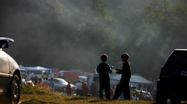 cinci perchezitii in municipiile bucuresti galati si braila trei la sedii de institutii publice
