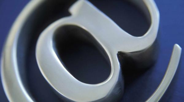 inventatorul e mail ray tomlinson a incetat din viata