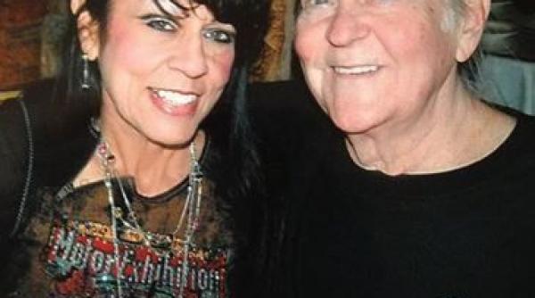 sotia unui membru al grupului eagles s a omorat accidental cu o arma de foc